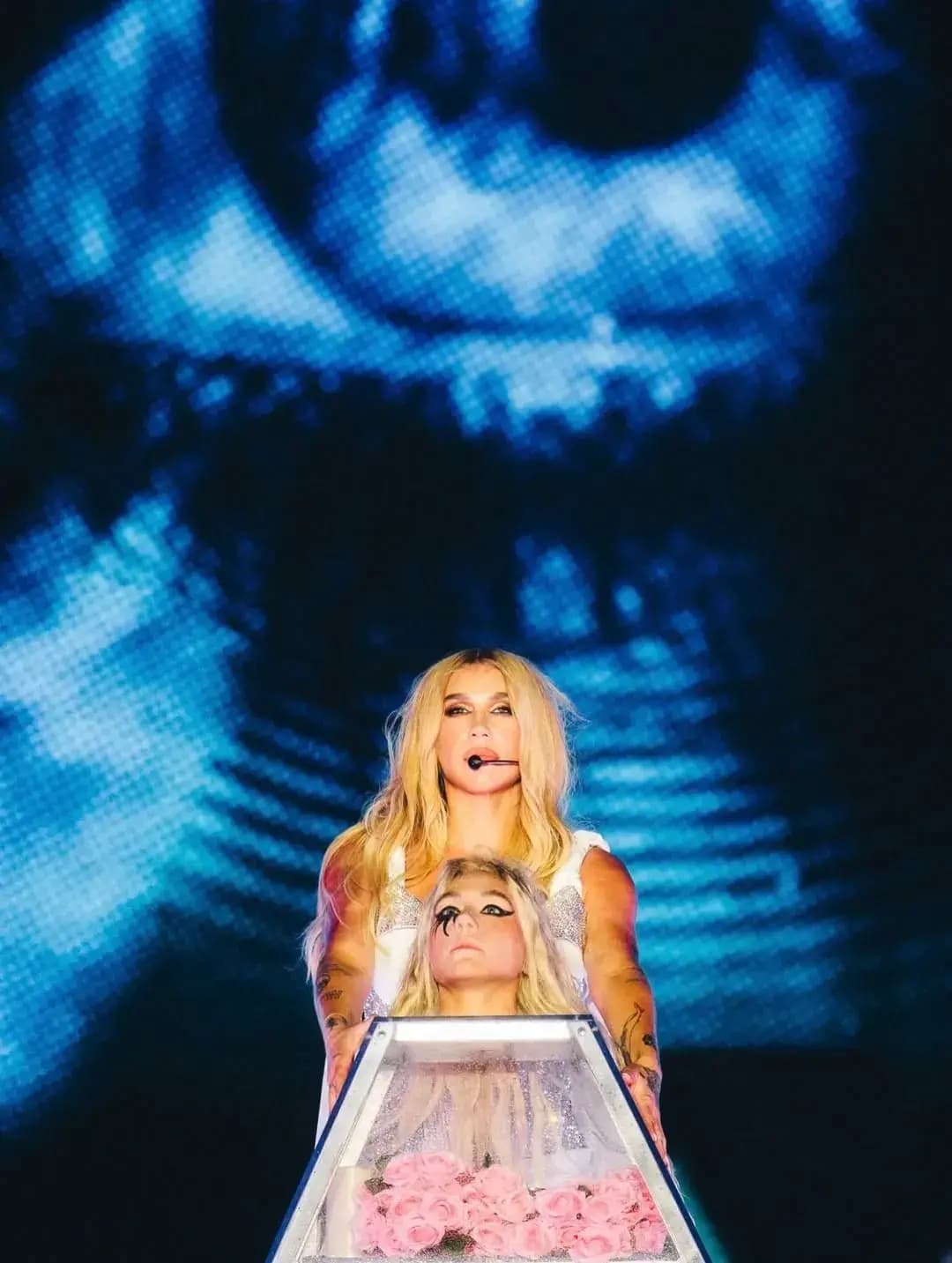 SHOW KESHA  - 4