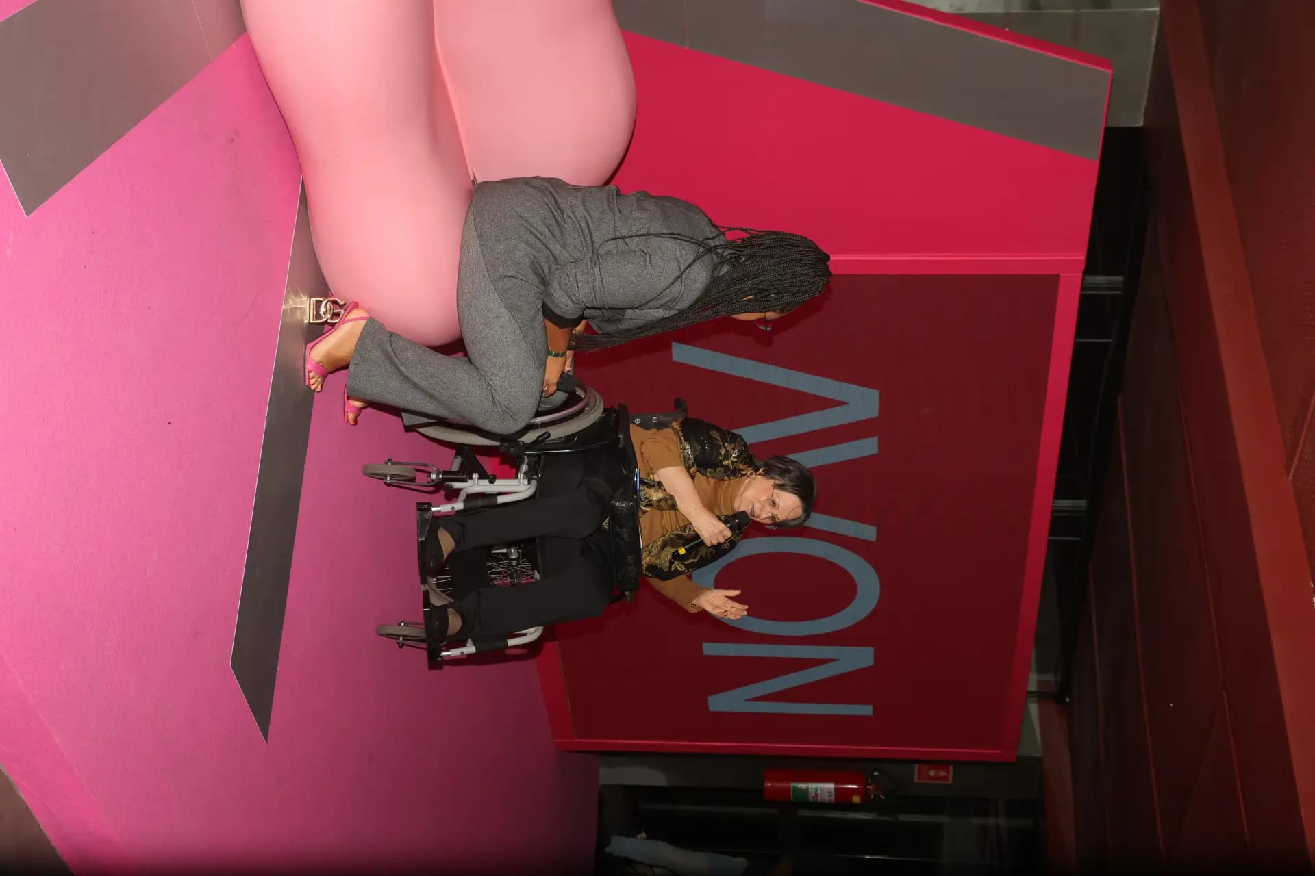 AVON - 2