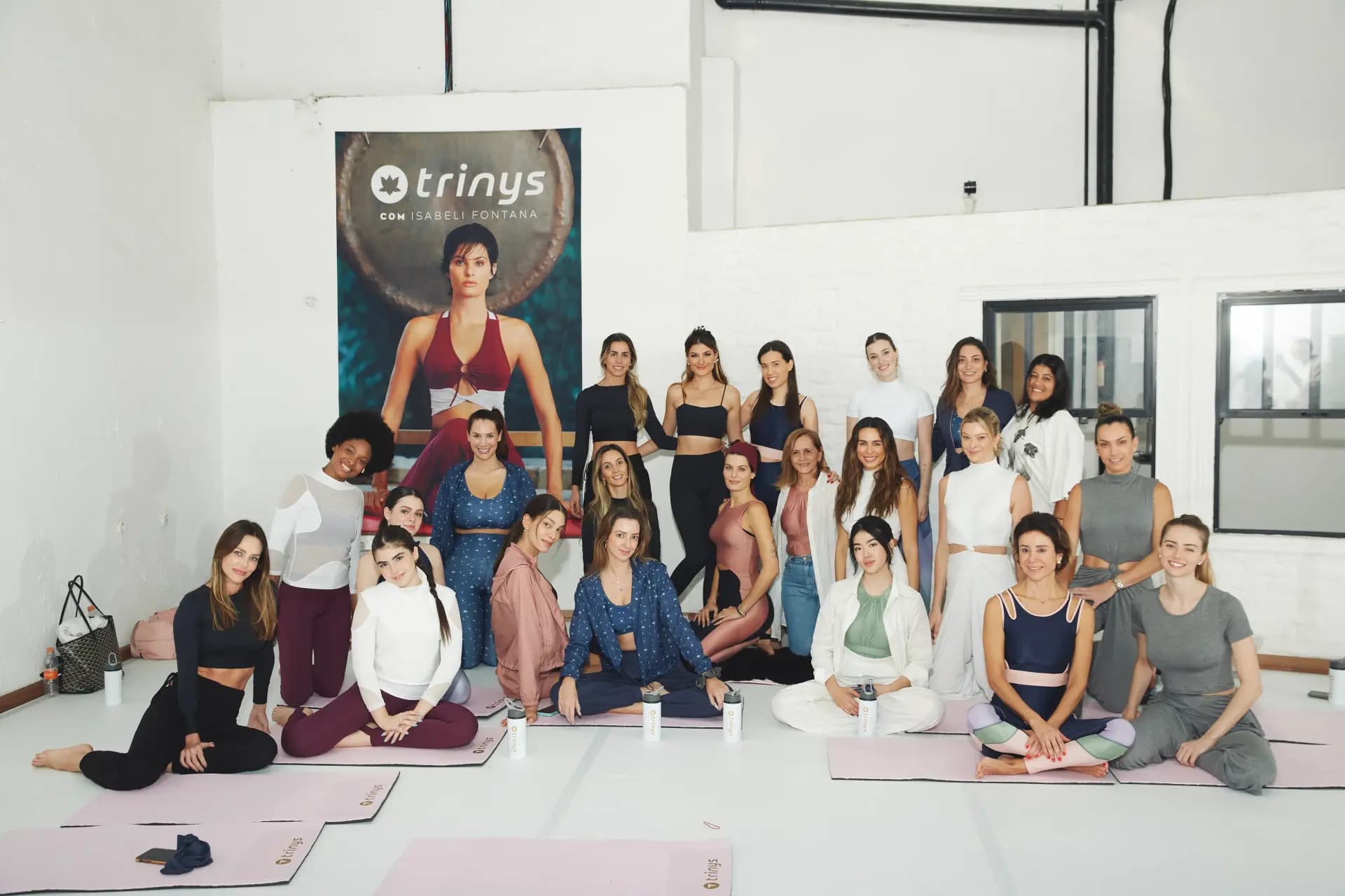 YOGA COM TRINYS E ISABELI - 6