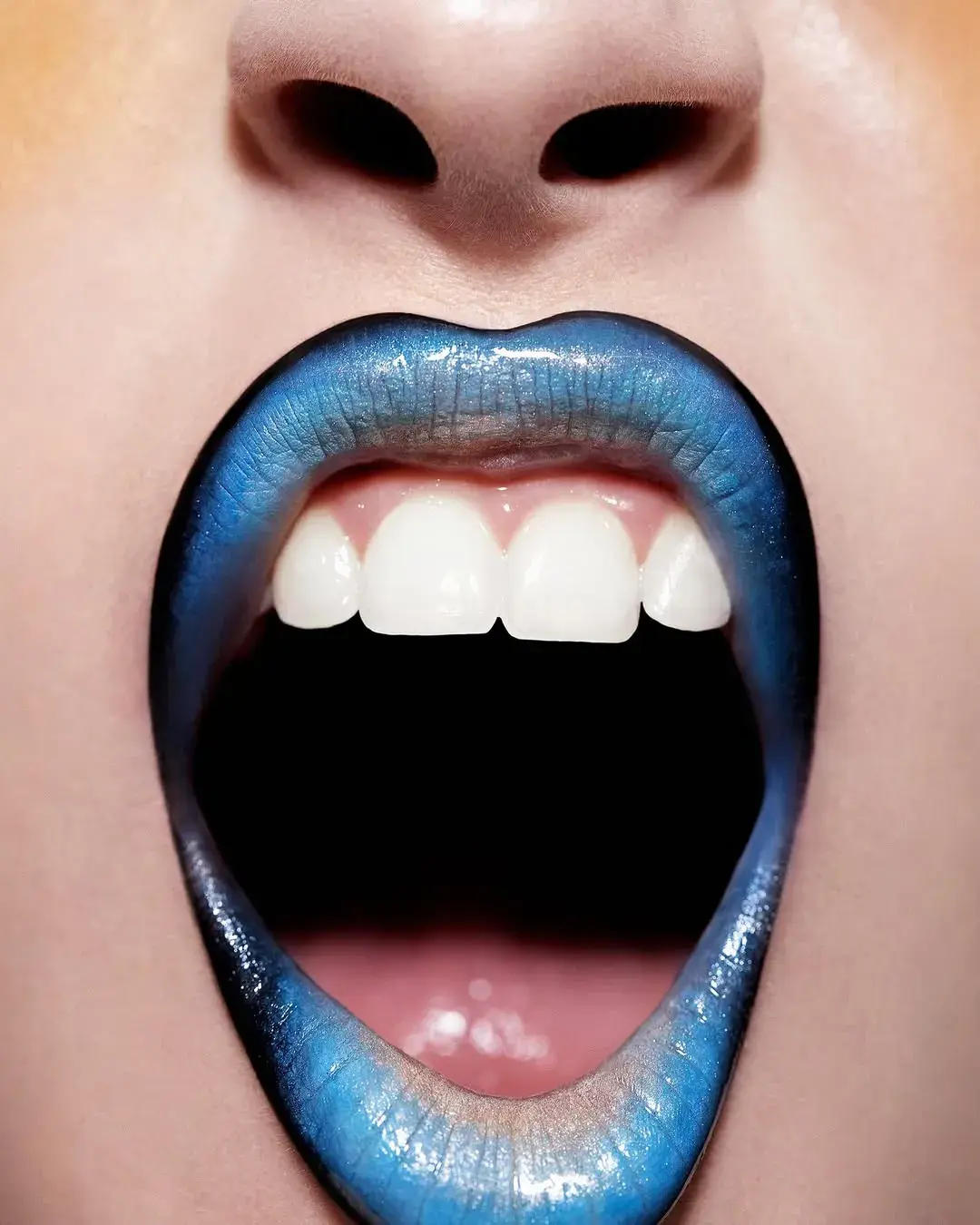 SCHONMAGAZINE gallery 1