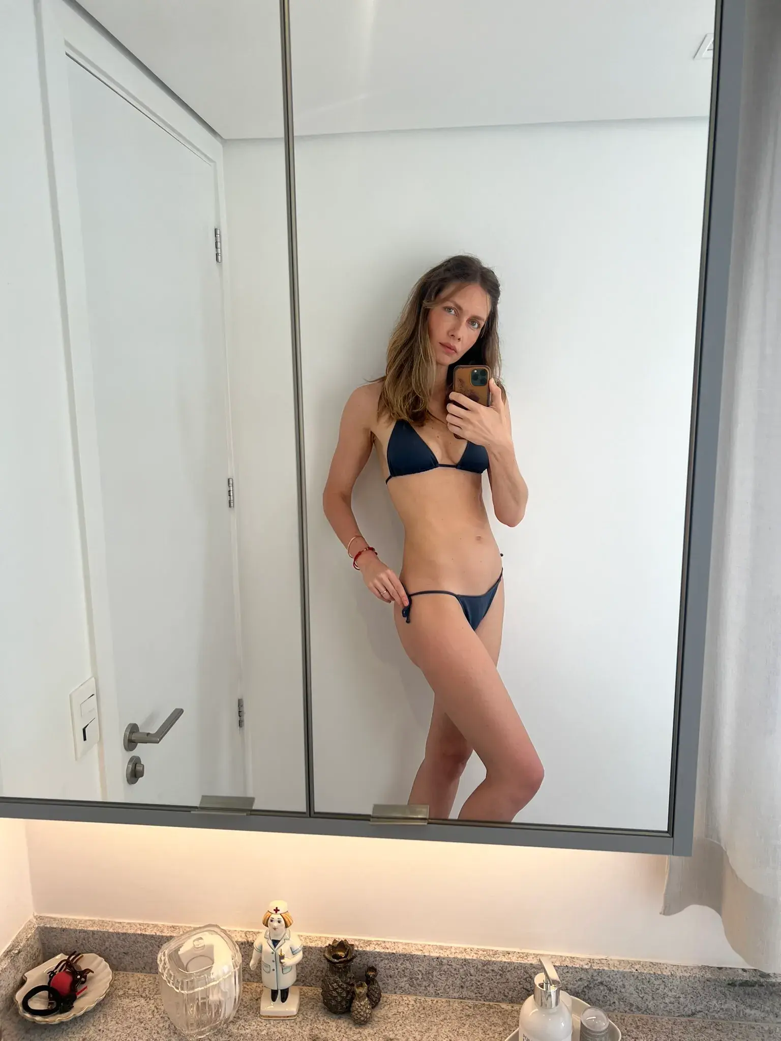 ELLE  gallery 62