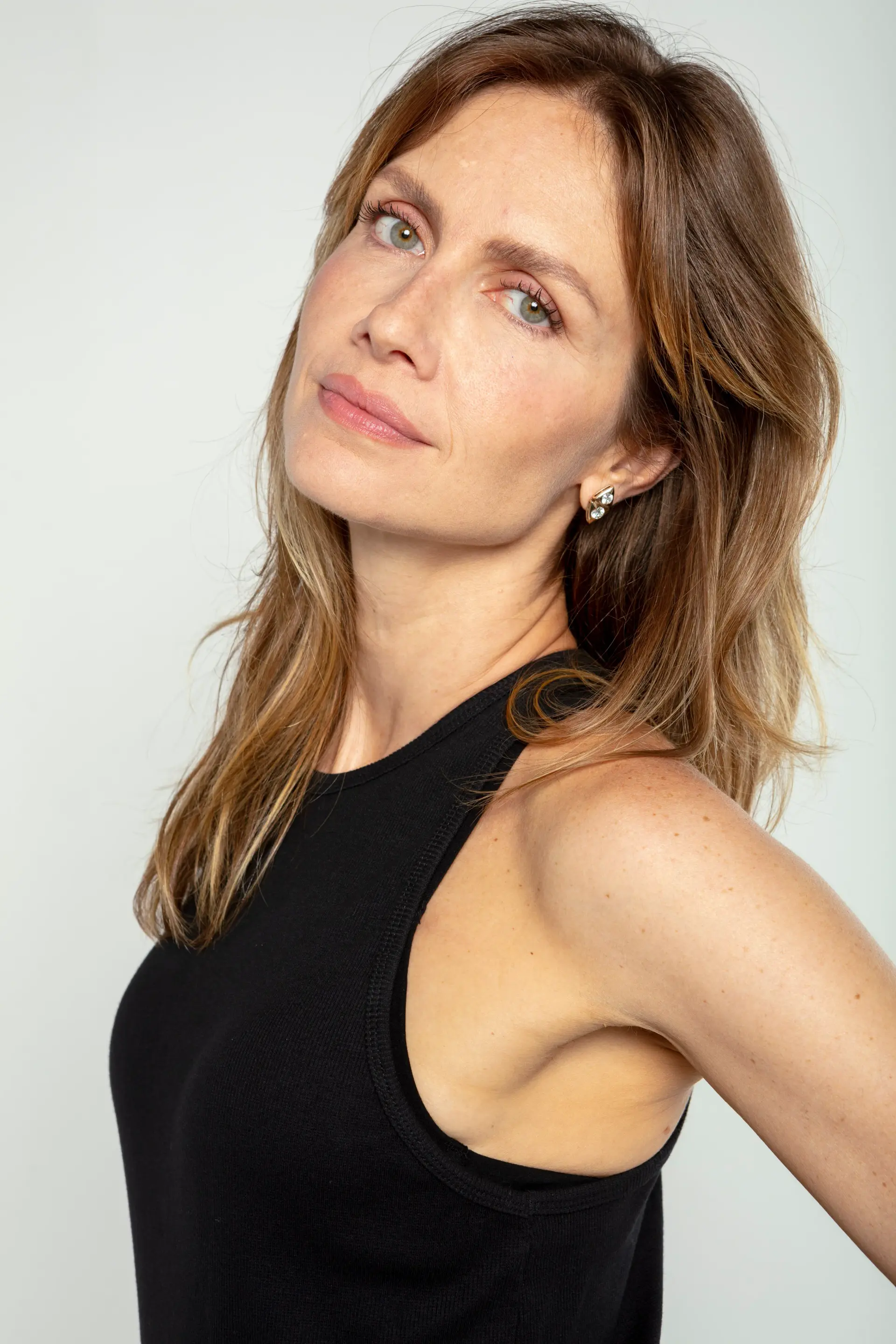 ELLE  gallery 106