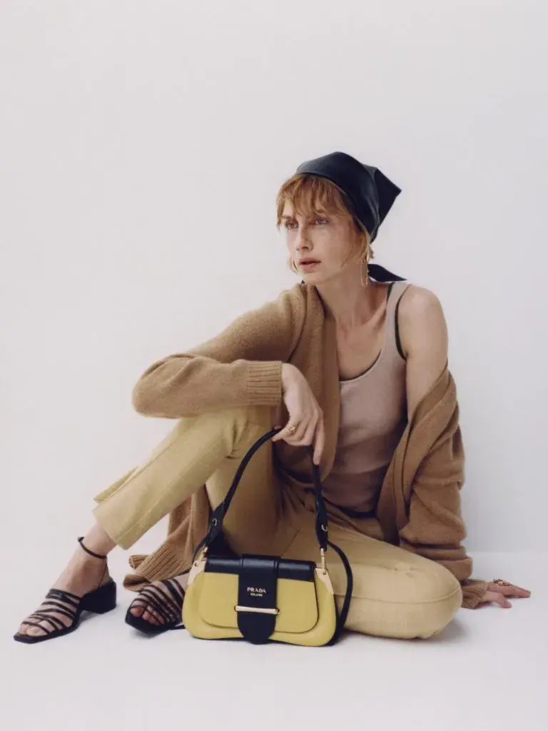 VOGUE gallery 7