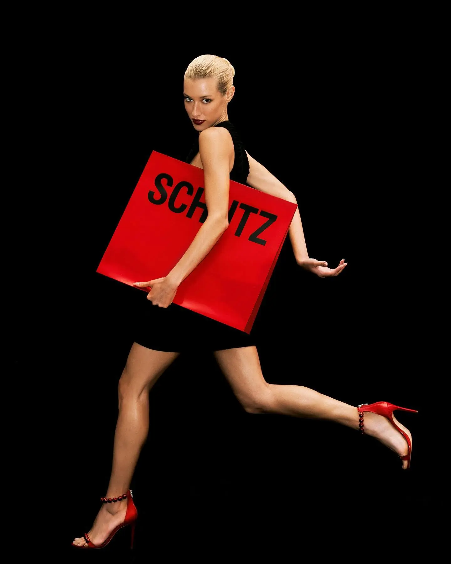 SCHUTZ  gallery 16
